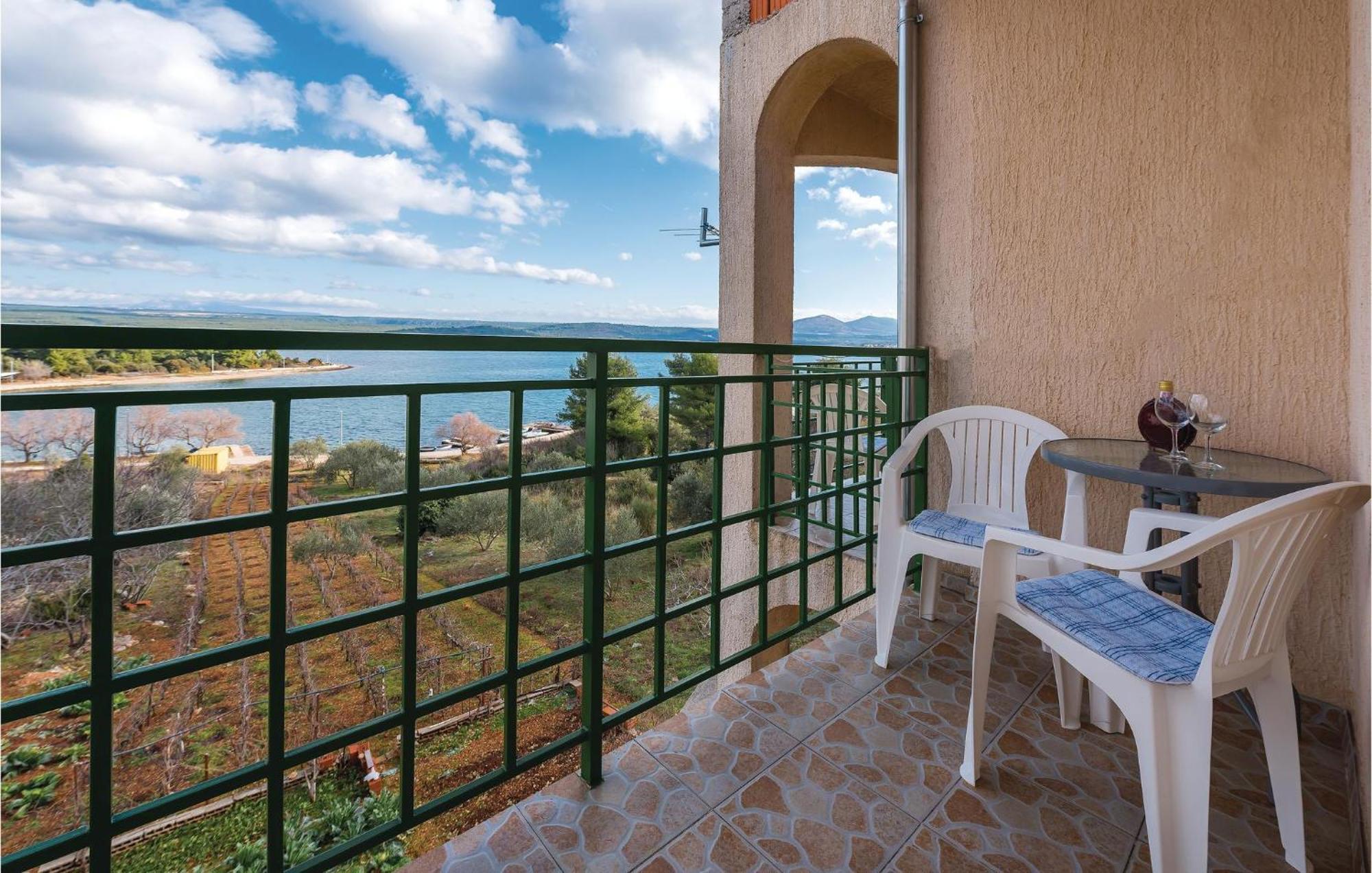 Beautiful Apartment In Raslina With Wifi Экстерьер фото